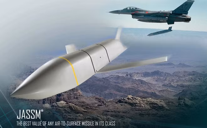 Thông tin về việc Mỹ cam kết sẽ giúp Israel đối phó với hệ thống S-300 của Syria khi được Nga cấp xuất hiện sau khi Thủ tướng Israel Benjamin Netanyahu tiết lộ khi đề cập đến kế hoạch nối lại các cuộc không kích tại lãnh thổ Syria của không quân nước này.