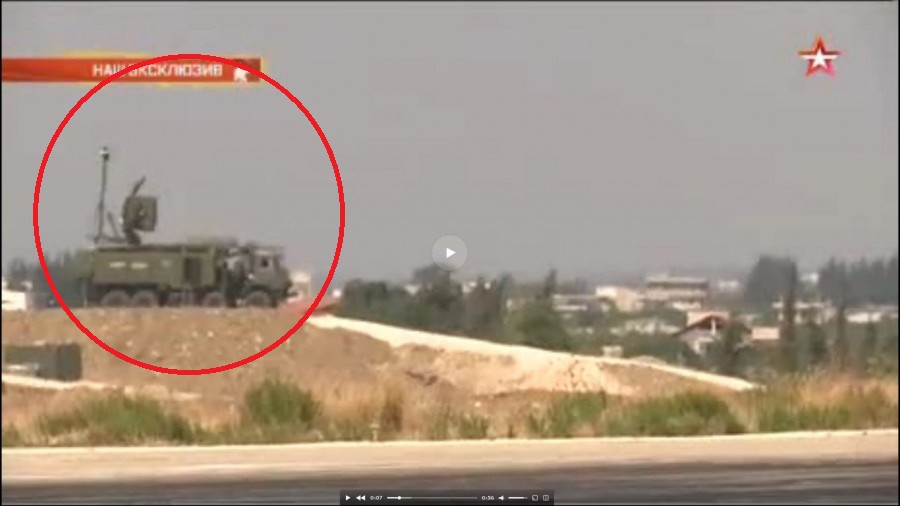 Dựa vào thiết kế cũng như nhiệm vụ của Krasukha-4, tổ hợp áp chế điện tử này có khả năng đối phó với nhiều loại mục tiêu khác nhau từ máy bay không người lái, chiến đấu cơ, các đài radar đối phương, tên lửa... và cả các thiết bị trinh sát vệ tinh. Trong ảnh là một tổ hợp Krasukha-4 đang được Nga triển khai tại Syria. Nguồn ảnh: tvzvezda.