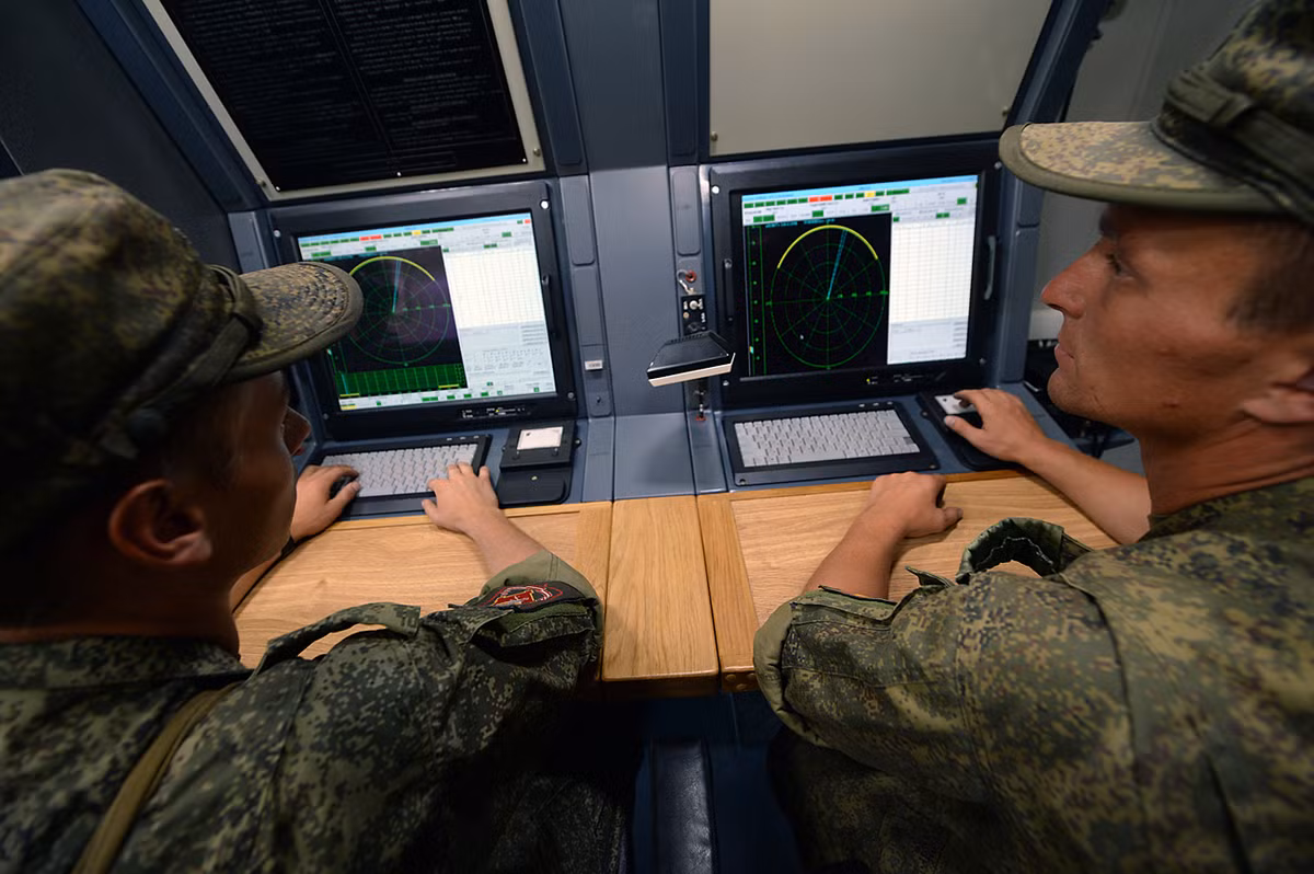 Từ những điều trên có thể thấy rõ quyết tâm của Moscow trong việc bảo vệ các thành quả của nước này tại Syria sau hơn 3 năm tham chiến, và cục diện ở Syria hiện tại đang trở nên khó đoán hơn bao giờ hết khi nguy cơ đối đầu quân sự giữa Nga và Israel đang dần trở thành hiện thực bất chấp mối quan hệ của cả hai. Nguồn ảnh: Russia Beyond.