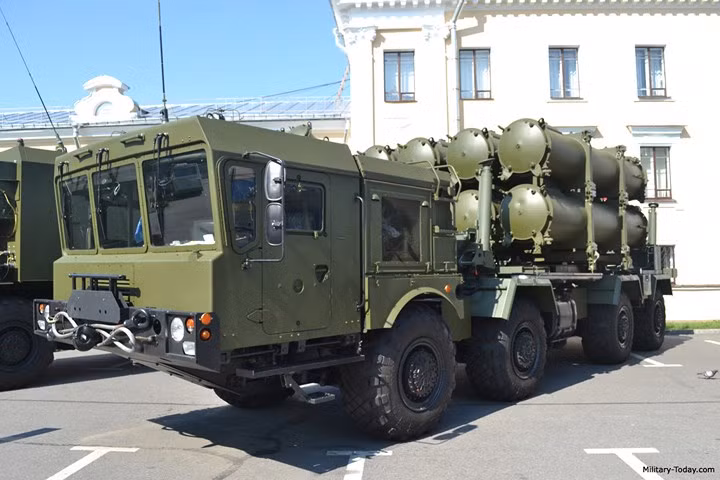 Theo thiết kế, Bal-E được sử dụng để bảo vệ các căn cứ hải quân, các mục tiêu và hạ tầng trên bờ, bảo vệ bờ biển trên những hướng đối phương có thể đổ bộ bằng cách kiểm soát vùng biển chủ quyền và eo biển, phát hiện và tiêu diệt tàu mặt nước ở tầm đến 130km. Ảnh: Military-Today.