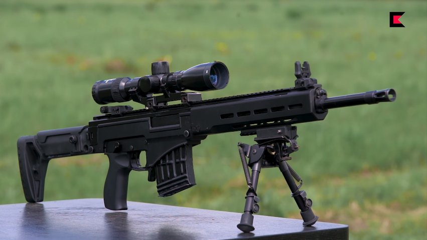 Bên cạnh kỹ năng bắn súng vốn có của Tổng thống Nga, giới phân tích cũng nhắc nhiều đến thiết của súng trường bắn tỉa SVCh Chukavin vốn được xem là ứng cử viên thay thế cho dòng súng bắn tỉa Dragunov SVD. Bản thân SVCh Chukavin vẫn đang trong quá trình thử nghiệm và chưa được Quân đội Nga đặt mua chính thức. Nguồn ảnh: Kalashnikov.