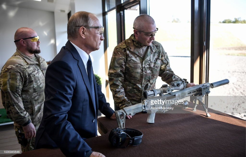 Và một trong số đó là các dòng súng trường tấn công, súng bắn tỉa, súng máy hay các loại vũ khí cá nhân đang được Kalashnikov phát triển, hầu hết trong số đó đều là hậu duệ của dòng súng trường tấn công huyền thoại AK-47. Nguồn ảnh: Alexei Nikolsky.