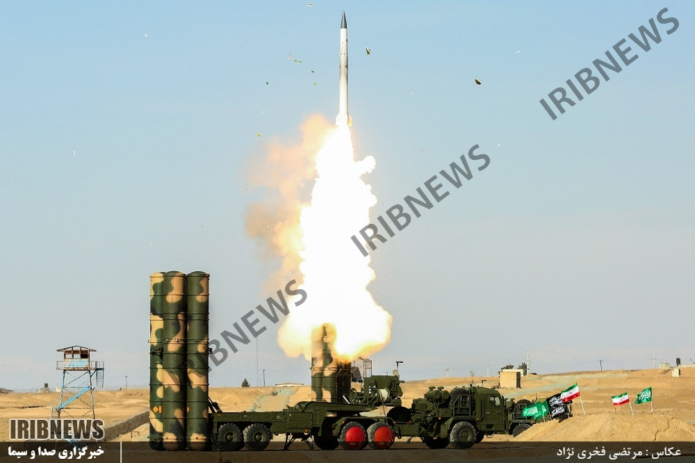 Trong trường hợp, Nga chuyển giao các tổ hợp tên lửa S-300PMU2 cho Syria thì đây sẽ là quốc gia thứ hai ở Trung Đông được trang bị tổ hợp tên lửa phòng không tầm xa này sau Iran. Và khi Syria có S-300, Mỹ-NATO và Israel sẽ gặp nhiều khó khăn trong các chiến dịch không kích nhắm vào quốc gia này. Nguồn ảnh: pressshia.com.