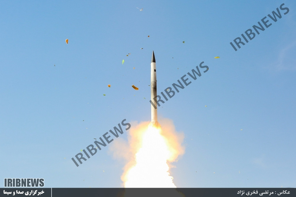 Biến thể S-300 này được trang bị 4 loại tên lửa đất đối không gồm: 48N6E2, 48N6E, 5V55R, 5V55K cho khả năng bắn hạ mục tiêu ở cự ly từ 3 - 195 km, đánh chặn mọi mục tiêu ở độ cao thấp nhất 10 m đến cao nhất 27 km đang di chuyển với tốc độ đến 10.000 km/h. Nguồn ảnh: pressshia.com.