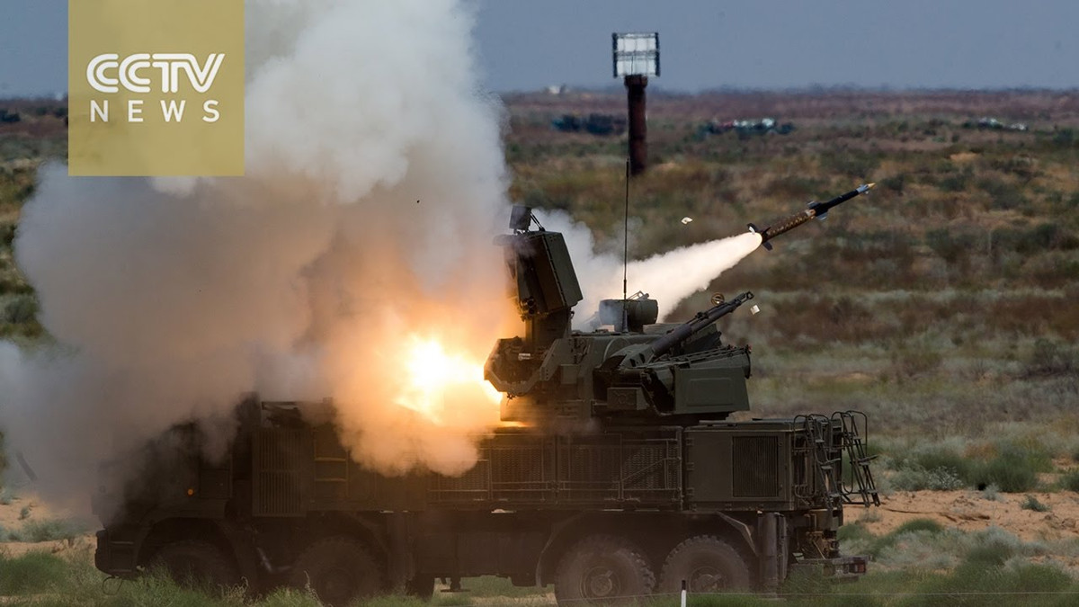 Nói về tình huống Nga bàn giao cho kíp chiến đấu Syria vận hành, vị chuyên gia người Mỹ khẳng định, nếu như vậy sẽ không quá khó khăn cho Không quân Israel nếu họ muốn phá hủy S-300 như các tổ hợp Pantsir-S1 trước đây.