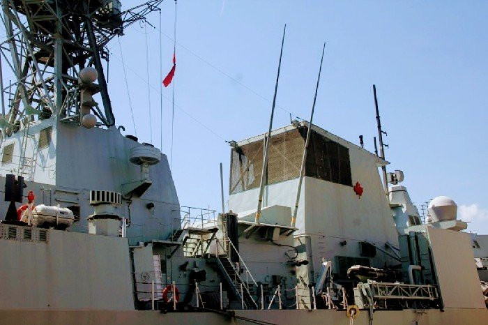 Chuyến thăm diễn ra trong khuôn khổ chương trình thăm cảng (OP Projection) tại châu Á-Thái Bình Dương của HMCS Calgary. Cụ thể, tàu hải quân này sẽ tới thăm 8 cảng, gồm Đà Nẵng (Việt Nam); Darwin (Australia); Yokosuka và Yokohama (Nhật Bản); Jeju và Busan (Hàn Quốc); Guam và Trân Châu Cảng (Mỹ).