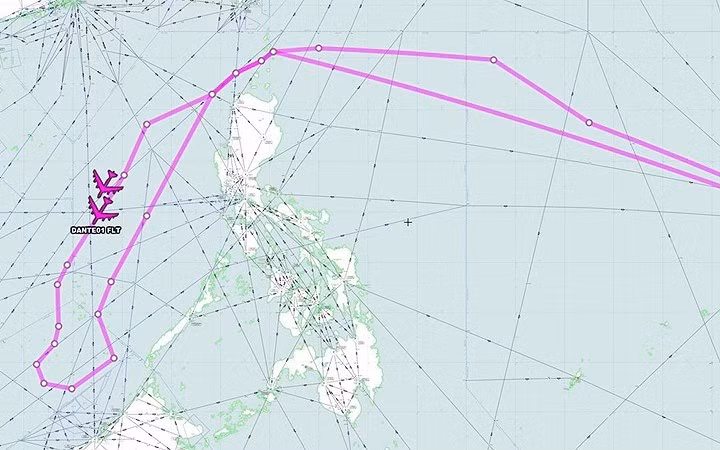 Aircraft Spots tiếp tục đăng lên Twitter ngày 28/8 khi B-52 cất cánh Căn cứ Không quân Andersen./