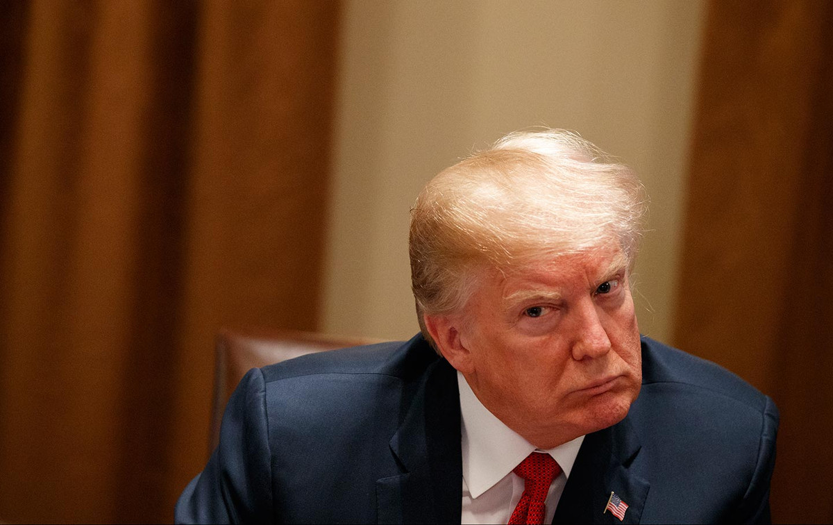 Mặc dù đây không phải là lần đầu tiên truyền thông Mỹ nhắc đến khả năng Tổng thống Trump bị luận tội nhưng hầu hết các trường hợp trước đây, ông chủ Nhà Trắng đều may mắn thoát khỏi các cáo buộc một cách may mắn. Tuy nhiên, lần này mọi chuyện dường như đã rất khác khi ngay trong chính quyền của ông Trump xuất hiện “phe đối lập” chống đối lại một số chương trình nghị sự và quyết định có khả năng gây bất lợi cho đất nước của nhà lãnh đạo Mỹ từ bên trong. Ảnh: The Nation.