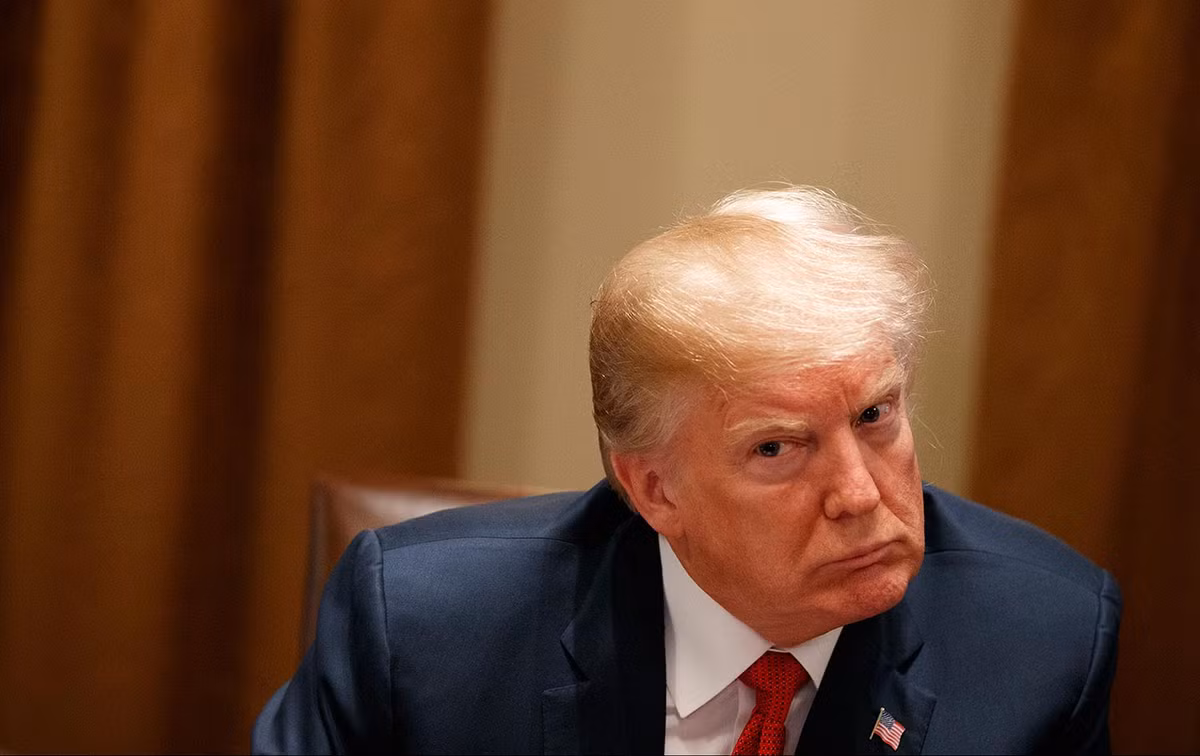 Mặc dù đây không phải là lần đầu tiên truyền thông Mỹ nhắc đến khả năng Tổng thống Trump bị luận tội nhưng hầu hết các trường hợp trước đây, ông chủ Nhà Trắng đều may mắn thoát khỏi các cáo buộc một cách may mắn. Tuy nhiên, lần này mọi chuyện dường như đã rất khác khi ngay trong chính quyền của ông Trump xuất hiện “phe đối lập” chống đối lại một số chương trình nghị sự và quyết định có khả năng gây bất lợi cho đất nước của nhà lãnh đạo Mỹ từ bên trong. Ảnh: The Nation.