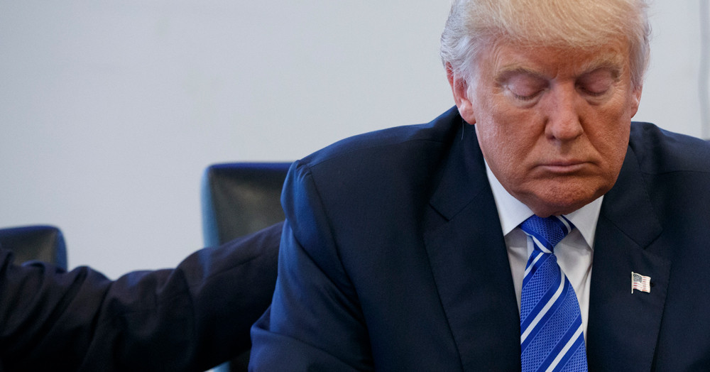 Từ cả ba vụ luận tội trên có thể thấy kể cả khi Hạ viện thông qua quyết định luận tội Tổng thống Mỹ thì vẫn còn một rào cản nữa ở Thượng viện và việc phế truất một tổng thống đương nhiệm đối với nước Mỹ mà nói là một tiền lệ xấu và nó có thể ảnh hưởng trực tiếp đến cán cân chính trị của nước Mỹ vốn do đảng Cộng hòa và Dân chủ xây dựng trong suốt hàng trăm năm qua, nhưng mọi khả năng đều có thể xảy ra. Ảnh: Twitter.