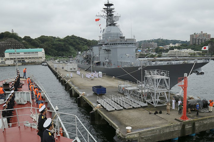 Đoàn công tác Việt Nam dự kiến rời quân cảng Yokosuka vào ngày 30/9, trước khi tới tham gia duyệt binh hải quân quốc tế tại căn cứ Jeju, Hàn Quốc. Tàu hộ vệ Trần Hưng Đạo sau đó sẽ góp mặt trong cuộc diễn tập hàng hải ASEAN - Trung Quốc tại Trạm Giang, Trung Quốc. Ảnh: Báo Hải quân.