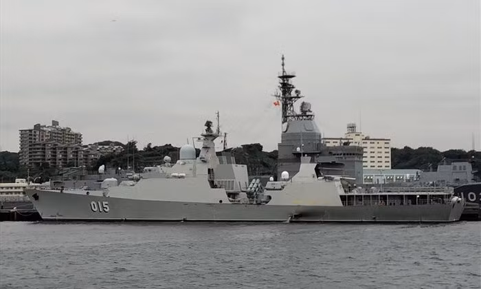 Đại tá Lê Hồng Chiến cảm ơn sự đón tiếp trọng thị của cán bộ, binh sĩ Căn cứ hải quân Yokosuka. Đây cũng là lần đầu tiên Hải quân Việt Nam cử tàu sang thăm Nhật Bản nhân dịp kỷ niệm 45 năm ngày thiết lập quan hệ ngoại giao Việt Nam-Nhật Bản.