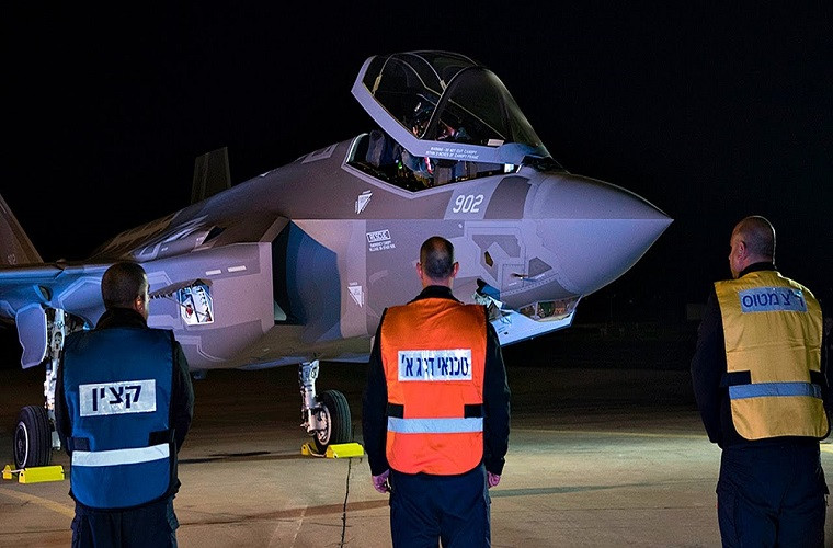Chính điều này đã khiến truyền thông Israel đưa ra khả năng F-35I của nước này sẽ một lần nữa đóng vai người hùng tại Syria, khi đi đầu trong việc ngăn chặn mối đe dọa từ tên lửa S-300 khi chúng được triển khai tại Damascus hay bất cứ vị trí chiến lược nào đó trên đất Syria. Nguồn ảnh: Hartford Courant.