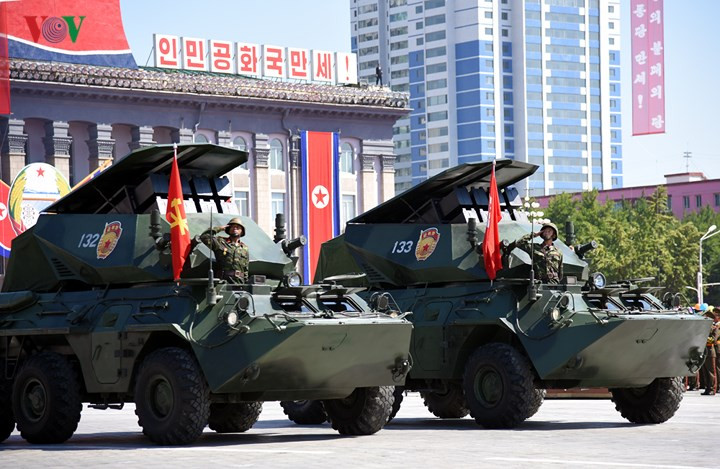 Trên thực tế trước đây trong giai đoạn 2015-2016, Triều Tiên từng công bố một số hình ảnh về một loại tên lửa chống tăng dẫn đường được trang bị đầu dẫn hình ảnh có thể được triển khai từ nhiều nền tảng khác nhau, kể cả trực thăng. Nguồn ảnh: VOV.