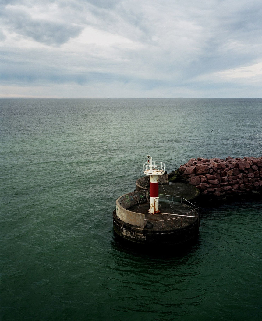 Thụy Điển, vốn không phải là thành viên của Tổ chức Hiệp ước Bắc Đại Tây Dương (NATO), đã quyết định tái hiện diện quân đội thường trực trên đảo Gotland vào năm 2016. Quân đội thường trực trên đảo đã được rút đi vào năm 2005.