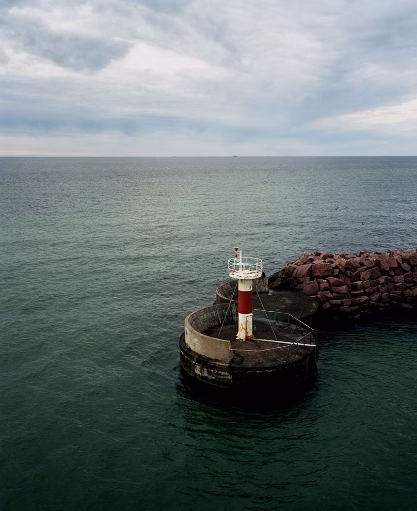 Thụy Điển, vốn không phải là thành viên của Tổ chức Hiệp ước Bắc Đại Tây Dương (NATO), đã quyết định tái hiện diện quân đội thường trực trên đảo Gotland vào năm 2016. Quân đội thường trực trên đảo đã được rút đi vào năm 2005.