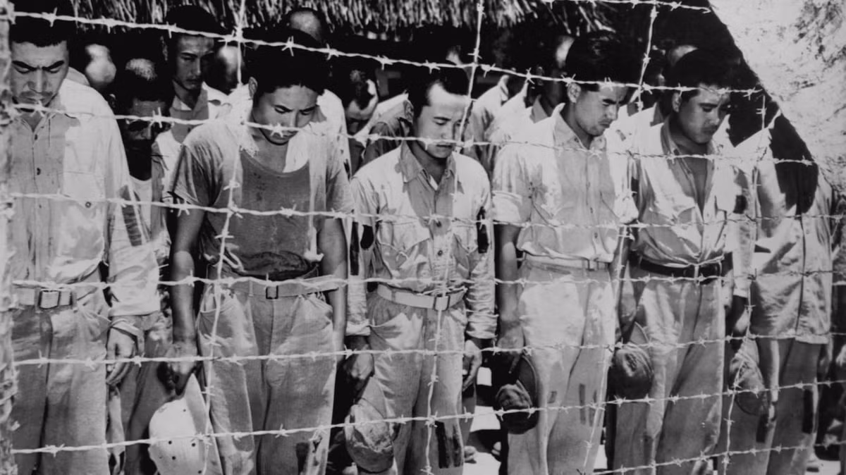 Mặc dù đại bại trước quân Đồng Minh trong Chiến tranh Thế giới thứ 2, thế nhưng Nhật Bản ít nhiều vẫn giữ cho cuộc chiến tránh xa khỏi lục địa Nhật Bản, tạo tiền đề giúp nước Nhật hồi sinh trở lại và trở thành một cường quốc kinh tế trong thế kỷ 21. Nguồn ảnh: Japan Times.