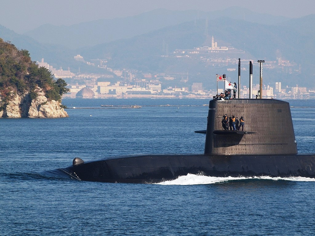 Tàu dài 82 m, rộng 8,9 m và có lượng giãn nước 4.000 tấn khi lặn và 2.750 tấn khi nổi, tàu được trang bị hệ thống đẩy diesel-điện, gồm hai động cơ diesel Kawasaki 12V25S, hai máy phát điện xoay chiều và hai động cơ điện. có tổng công suất khoảng 7.700 mã lực, giúp tàu di chuyển với tốc độ tối đa 22 km/h khi nổi và 37 km/h khi lặn. Cho đến thời điểm hiện tại đây vẫn là một tàu ngầm đáng sợ, có khả năng hủy diệt hạm của Nhật Bản. Nguồn ảnh: Yahoo.