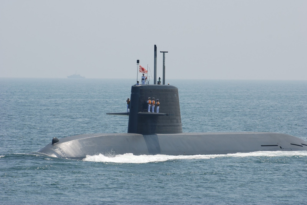 Bản thân lớp tàu ngầm Oyashio được Nhật Bản phát triển trong cuối những năm 1980 để thay thế lớp tàu ngầm Harushio, nhằm hiện đại hóa lực lượng tàu ngầm già nua của Nhật Bản vào thời điểm đó. Nguồn ảnh: mod.go.jp.