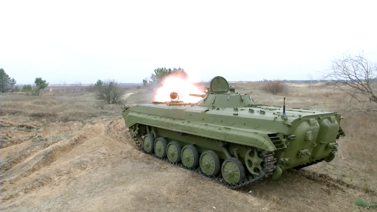 Tên lửa có tầm bắn 0,5 - 3,0 km. Dù ra đời từ thời Liển Xô nhưng sức xuyên phá của AT-3 Sagger vẫn rất ấn tượng khi tên lửa này có thể dễ dàng xuyên thủng giáp đồng nhất dày tới 400mm.