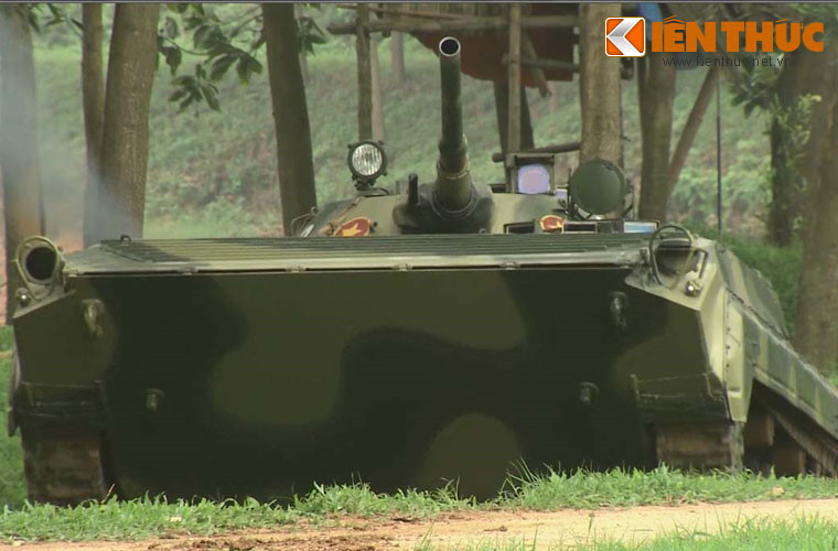 Nhưng với bộ binh cơ giới, mỗi tiểu đội đều có một xe BMP-1 mang pháo 2A28. Có thể nói, uy lực và sức chiến đấu của bộ binh cơ giới trên xe BMP-1 là rất cao.