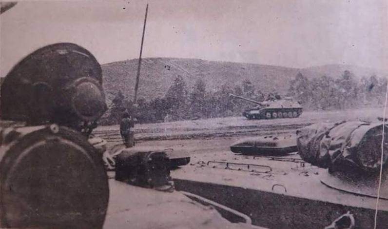 Bức ảnh hiếm hoi về ASU-85 là do nhà báo Hoàng Ngọc Quý ghi nhận trong một buổi tập lái phương tiện trên địa hình phức tạp của các chiến sĩ thuộc Đoàn 21 - Binh chủng Tăng thiết giáp.