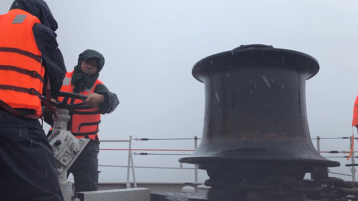 Tau ho ve 015-Tran Hung Dao san sang ung pho voi bao Tra Mi-Hinh-4