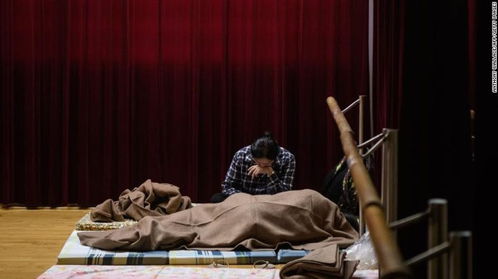 Trước đó, chính quyền Hong Kong đã sơ tán hàng trăm người khỏi khu vực đất trũng trước nguy cơ ngập lụt. Người dân được khuyến cáo ở trong nhà. Ảnh: Getty.