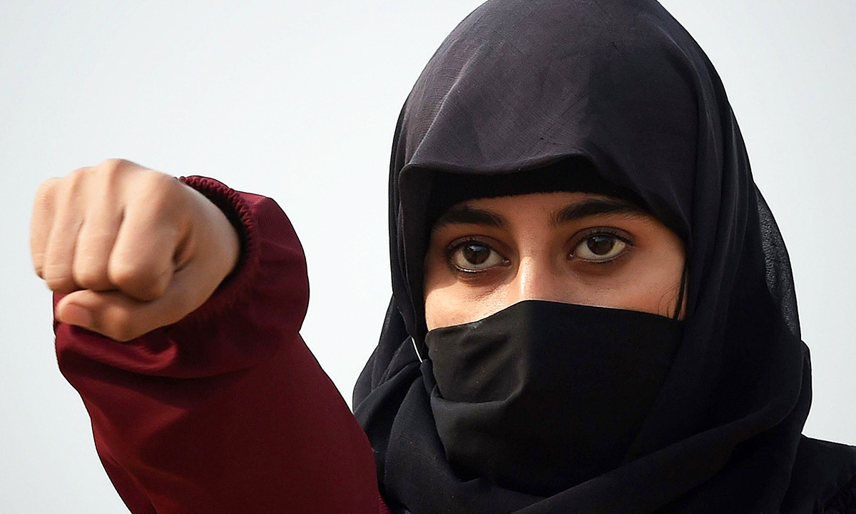 Cô Rukhsana - Một nữ đặc nhiệm nói rằng quá trình đào tạo rất nghiêm ngặt nhưng cô đã chứng minh tài năng của mình giống như bất kỳ người đàn ông nào.