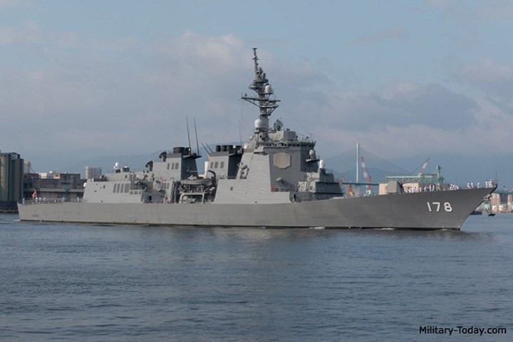 Khu trục hạm Atago của lực lượng Phòng vệ Trên biển Nhật Bản được đánh giá là lớp tàu khu trục mạnh nhất châu Á, khi nó vừa có khả năng phòng thủ chống tên lửa đạn đạo liên lục địa vừa có khả năng phòng thủ tên lửa đạn đạo chiến thuật, tên lửa hành trình, tác chiến chống tàu chiến mặt nước, chiến tranh chống ngầm, thậm chí có thể tấn công mặt đất nếu cần. Ảnh: Military-Today.