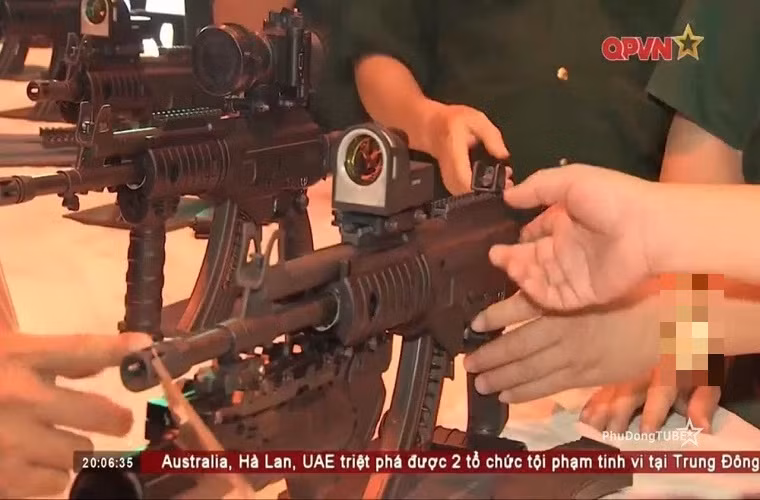 Thời điểm STL-A1 xuất hiện gần như đồng thời với thông tin Việt Nam sẽ sản xuất dòng súng trường tấn công Galil ACE theo giấy phép chuyển giao công nghệ từ Israel. Mà theo như Army Recognition nhận định là chúng ta đã có sự lựa chọn giữa Galil ACE và STL-A1. Nguồn ảnh: QPVN.