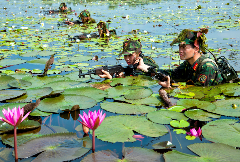 Bảo đảm thông tin liên lạc thông suốt trong diễn tập.