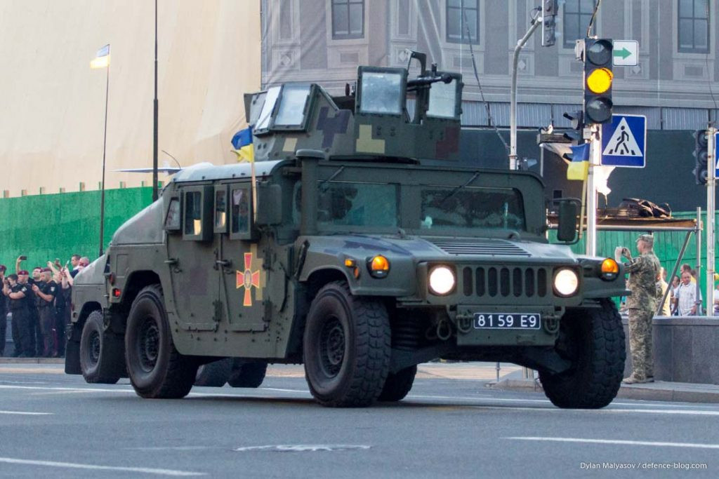 Phản ứng trước tuyên bố của Mỹ, truyền thông Đức gọi kế hoạch cấp thêm vũ khí sát thương cho Ukraine của Mỹ là "một cơn ác mộng". "Cho đến bây giờ, Tổng thống Ukraine Petro Poroshenko và Bộ trưởng Quốc phòng Stepan Poltorak vẫn tiếp tục đòi hỏi không mệt mỏi từ phương Tây nhiều vũ khí sát thương" - trang web của đài phát thanh Đức Deutschlandfunk bình luận. Nguồn ảnh: defence-blog.