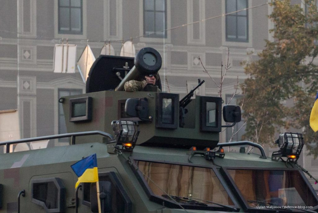 Bài báo viết rằng, trước yêu cầu được cung cấp vũ khí của nhà chức trách Kiev, nhiều quan chức cấp cao Mỹ, trong đó có đặc phái viên mới của Mỹ về vấn đề Ukraine là Kurt Volker tỏ ra thông cảm, ông này tạo ra cho Kiev niềm hy vọng rằng có thể lần này người Mỹ sẽ có quyết định khác trước. Nguồn ảnh: defence-blog.