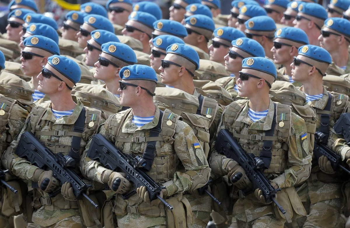 "Đối mặt với sự can thiệp của Mỹ vào công việc nội bộ của châu Âu là hạn chế sự tham gia của họ vào ‘Dòng chảy Phương Bắc - 2’, người châu Âu bắt đầu nhận ra sự nguy hiểm của những hành vi đó cả trong lĩnh vực quân sự. Có cảm giác rằng, việc quân sự hóa châu Âu có thể đang trở thành hiện thực, Mỹ đã làm điều này mà không tính đến quan điểm của các nước thành viên châu Âu trong NATO. Nguồn ảnh: defence-blog.