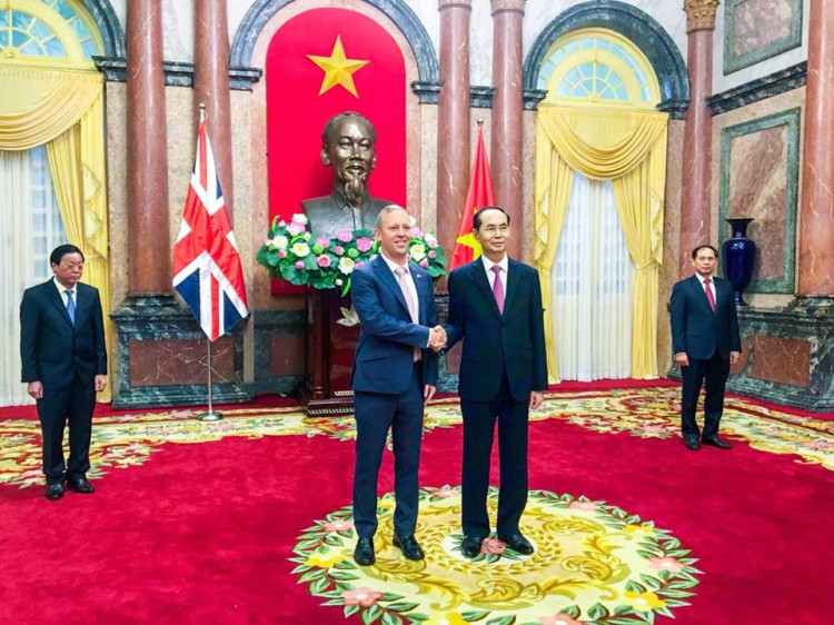 Tong thong Nga, Thu tuong Nhat thuong tiec su ra di cua Chu tich nuoc-Hinh-4