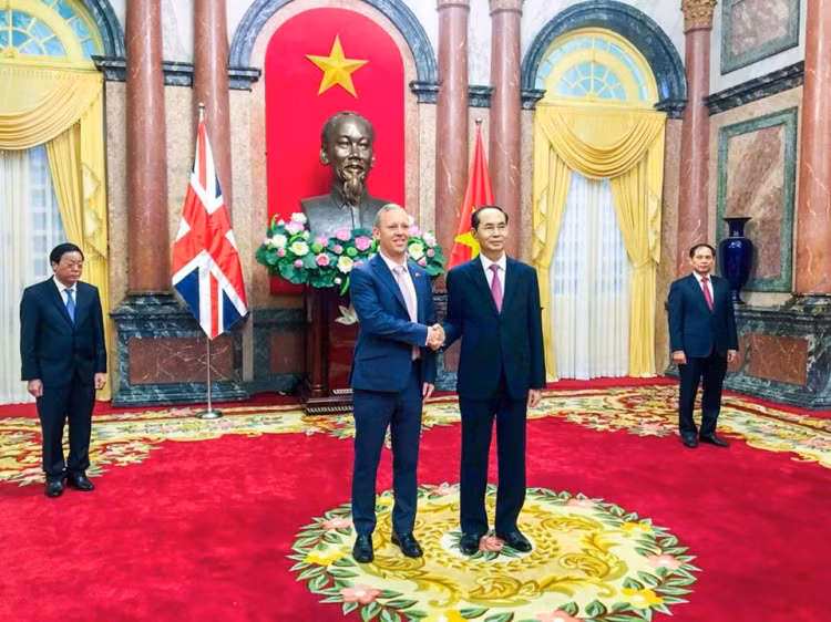 Tong thong Nga, Thu tuong Nhat thuong tiec su ra di cua Chu tich nuoc-Hinh-4