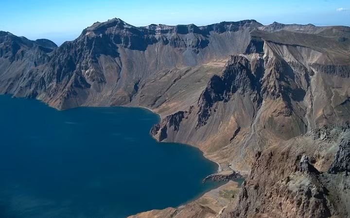 Đây cũng là nơi sinh của nhà lãnh đạo Kim Jong-il, cha của ông Kim Jong-un.