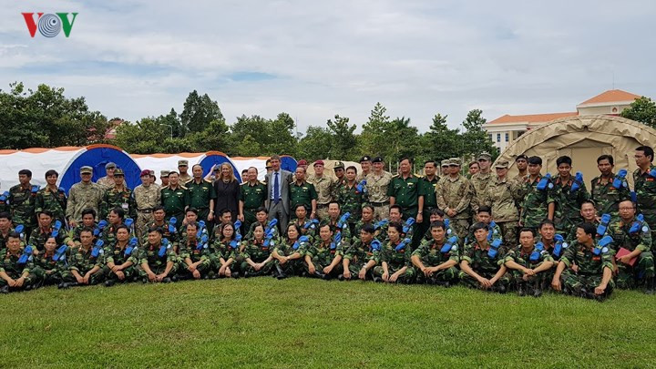 Tập thể cán bộ chiến sỹ bác sỹ Bệnh viện Quân y 175 tham gia các đợt huấn luyện của Liên Hợp Quốc trong quá trình triển khai Bệnh viện dã chiến 2.1 Việt Nam thực hiện nhiệm vụ tại Nam Sudan.