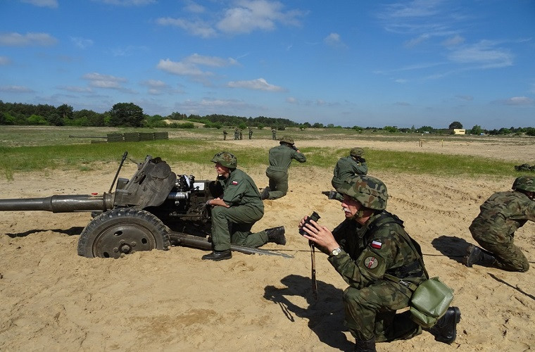 Tính đến năm 1953, Liên Xô và một số quốc gia trên thế giới đã sản xuất được hơn 10.000 đơn vị pháo D-44 85mm, trong đó Trung Quốc cũng có một biến thể nội địa của D-44 là Type 56 với các tính năng kỹ chiến thuật tương đương. Nguồn ảnh: Quân đội Ba Lan.