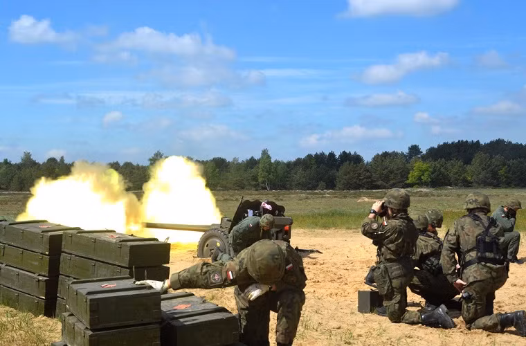 Với sức mạnh hỏa lực vượt trội, đa năng, và có độ tin cậy cao D-44 và các biến thể của nó vẫn đang phục vụ trong quân đội hơn 20 nước trên thế giới, trong đó có cả các nước thuộc khối quân sự NATO. Nguồn ảnh: Quân đội Ba Lan.