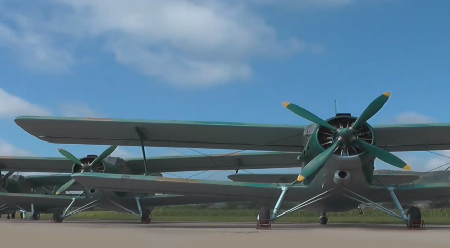 Và theo những hình ảnh có được từ lễ trao tặng có thể thấy, những chiếc An-2 này của Triều Tiên đã được nâng cấp hoặc ít nhất là đại tu để có thể hoạt động trở lại trong biên chế lực lượng không quân của nước này. Nguồn ảnh: KCTV.