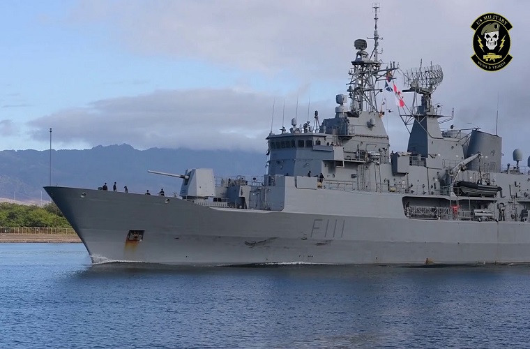 HMNZS Te Mana F111 chính thức gia nhập Hải quân New Zealand từ tháng 12/1999 và là tàu thứ hai thuộc lớp tàu khu trục Anzac của New Zealand. Tuy nhiên, so với một tàu khu trục 3.600 các tàu Anzac sở hữu sức mạnh không quá ấn tượng, thậm chí nó còn không được trang bị tên lửa chống hạm. Nguồn ảnh: US Military News &amp; Video.