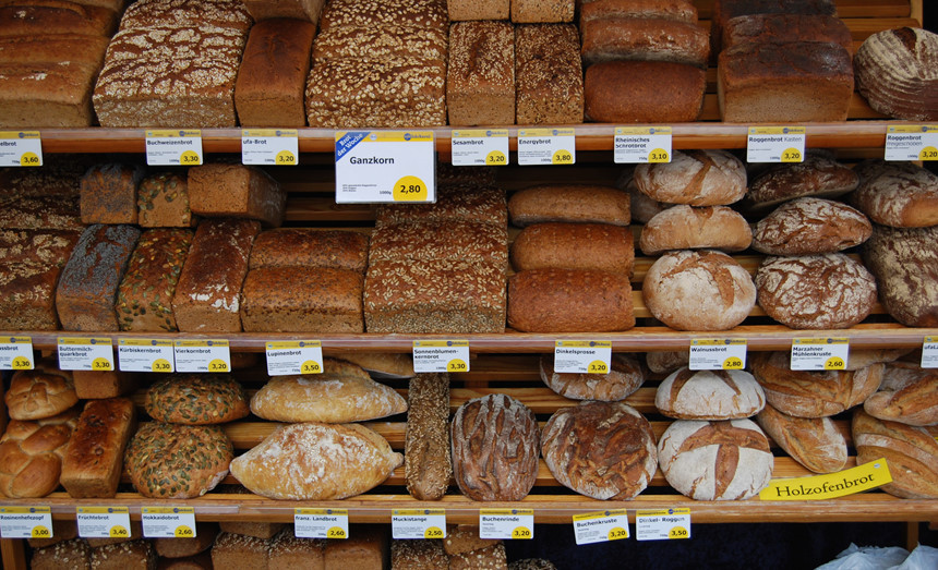 9. Đức có 300 loại bánh mì: Bánh mì là một phần quan trọng trong ẩm thực của Đức. Quốc gia này có tới 300 loại bánh mì (chưa kể các biến tấu địa phương), gần 1.200 loại bánh mì cuộn và bánh nướng. Hai thành phố Ulm và Ebergötzen còn có cả bảo tàng cho du khách khám phá lịch sử và những điều thú vị về bánh mì. Ảnh: German Pulse.