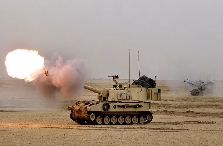 Lực lượng pháo binh UAE có sức mạnh chiến đấu ở mức trung bình với 177 đơn vị pháo tự hành, hơn 100 pháo kéo và hơn 150 hệ thống tên lửa các loại (phòng thủ lẫn tấn công). Nguồn ảnh: Defense News.