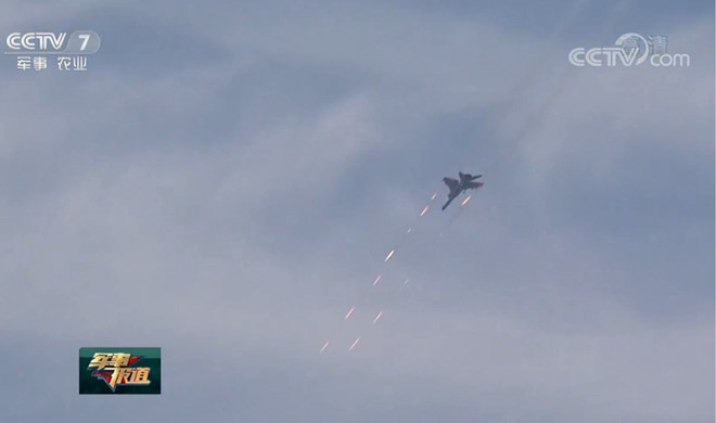 Hang chuc may bay Trung Quoc tap tran ban dan that tren Bien Dong-Hinh-2