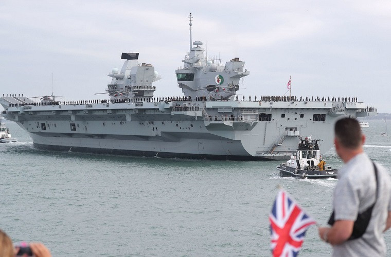 Kể từ sau chiến tranh Lạnh, Hải quân Hoàng gia Anh dần mất đi vị thế của mình vào tay của Hải quân Mỹ thậm chí ngày nay, Hải quân Anh còn không thể sánh được với Hải quân Trung Quốc. Và một trong những nguyên nhân chính dẫn đến điều này đó là họ đang phụ thuộc quá nhiều vào người Mỹ về mặt quân sự. Nguồn ảnh: Evening Standard.