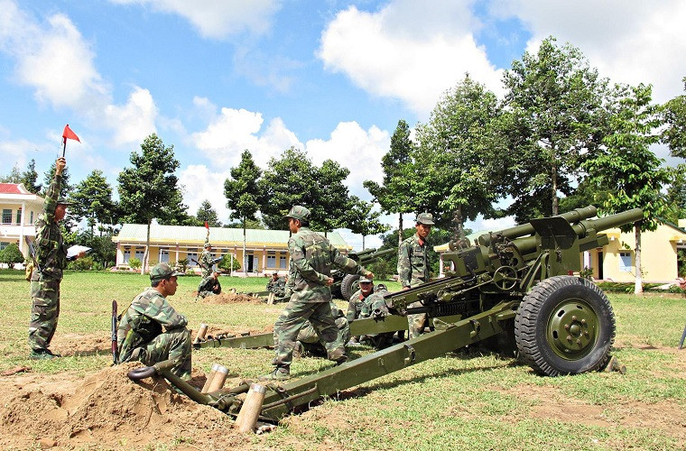 Những năm qua, Lữ đoàn pháo binh 6, Quân khu 9 luôn giữ vững thành tích huấn luyện giỏi. Để có được kết quả đó, một trong những giải pháp mà Lữ đoàn thực hiện tốt đó là tích cực nâng cao chất lượng đội ngũ cán bộ trực tiếp làm công tác huấn luyện. Nguồn ảnh: Báo Quân đội Nhân dân.