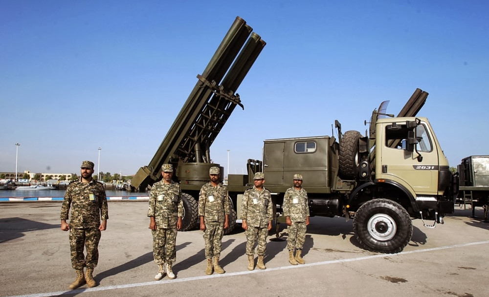 Sau khi đã nắm vững tình hình, họ triển khai dùng pháo phản lực dẫn đường Fadjr-5C để bắn cấp tập vào tổng hành dinh PDKI, ít nhất 8 quả đạn đã đánh trúng mục tiêu và khiến 5 lãnh đạo của PDKI thiệt mạng.