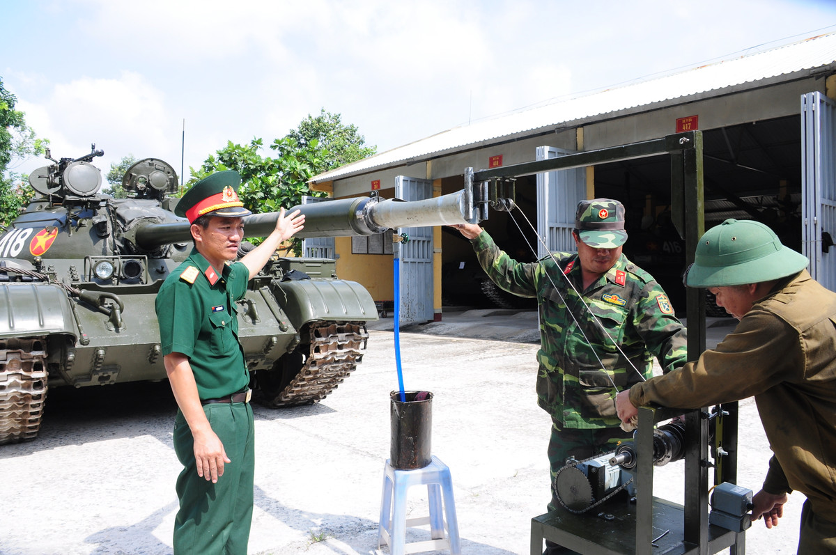 Ngac nhien thiet bi thong nong phao xe tang tu dong cua Viet Nam-Hinh-4